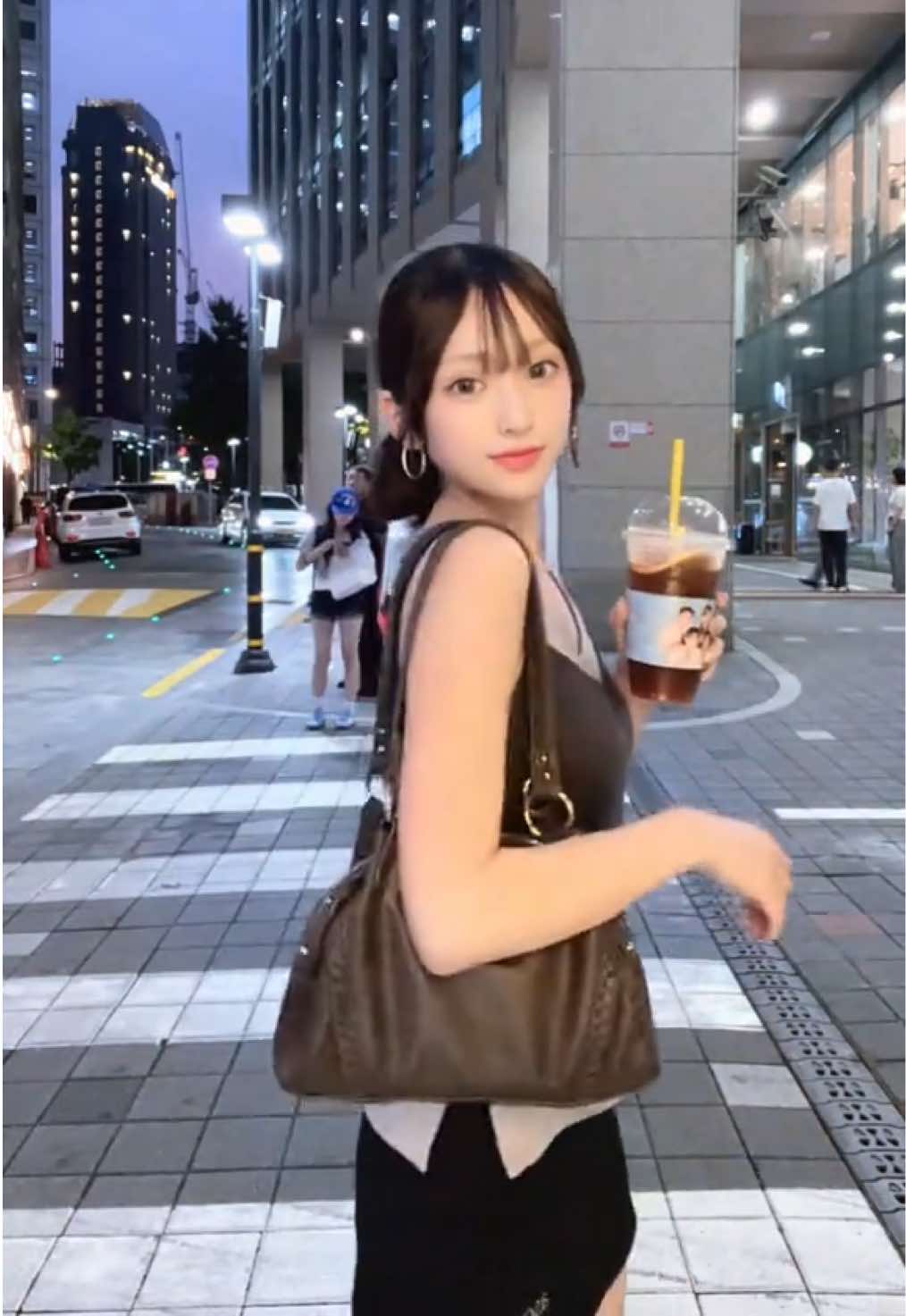@胡晴