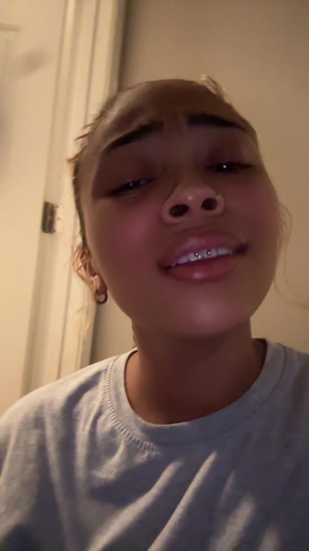 @Prettylittlethang_