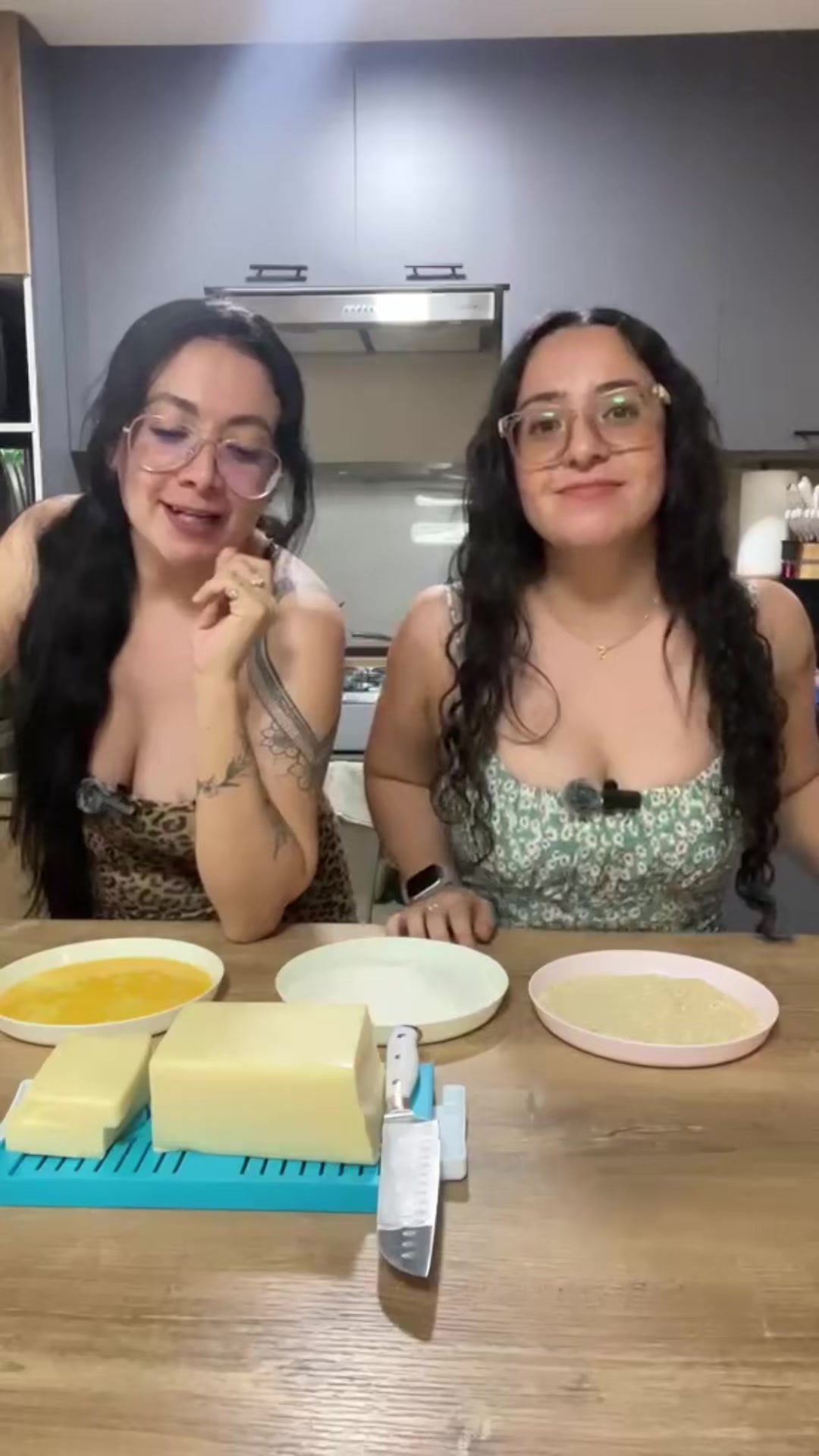 @Las Hermanas Bre y Sam