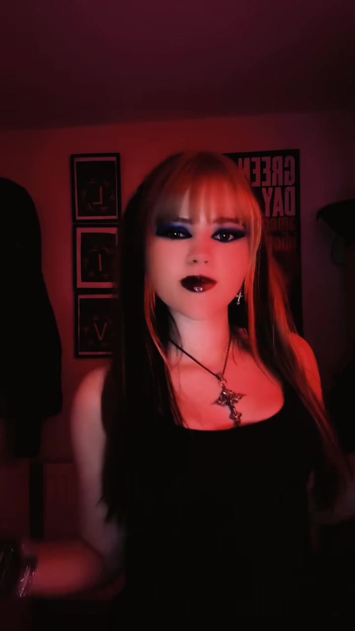 @丰🖤 𝕷𝖎𝖛𝖘𝖙𝖆𝖗 🖤 丰