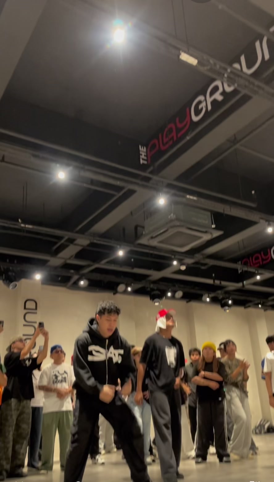 @djloonyo on IG