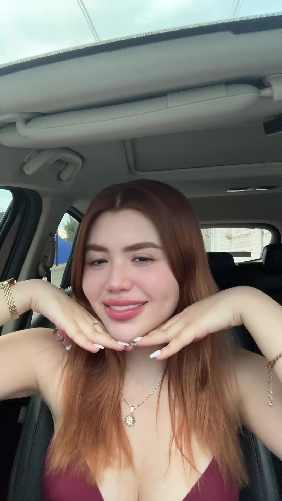 @Moniinay