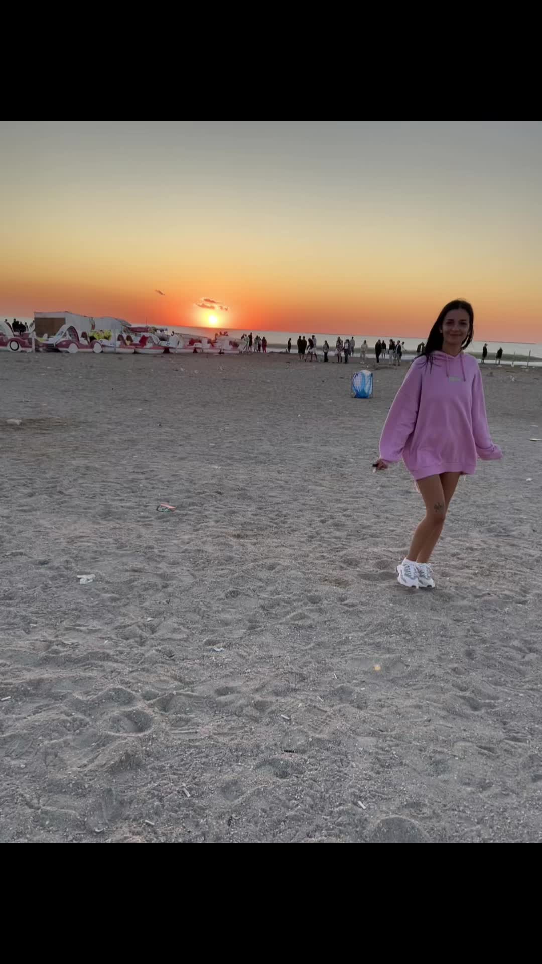 @whosthatgirl