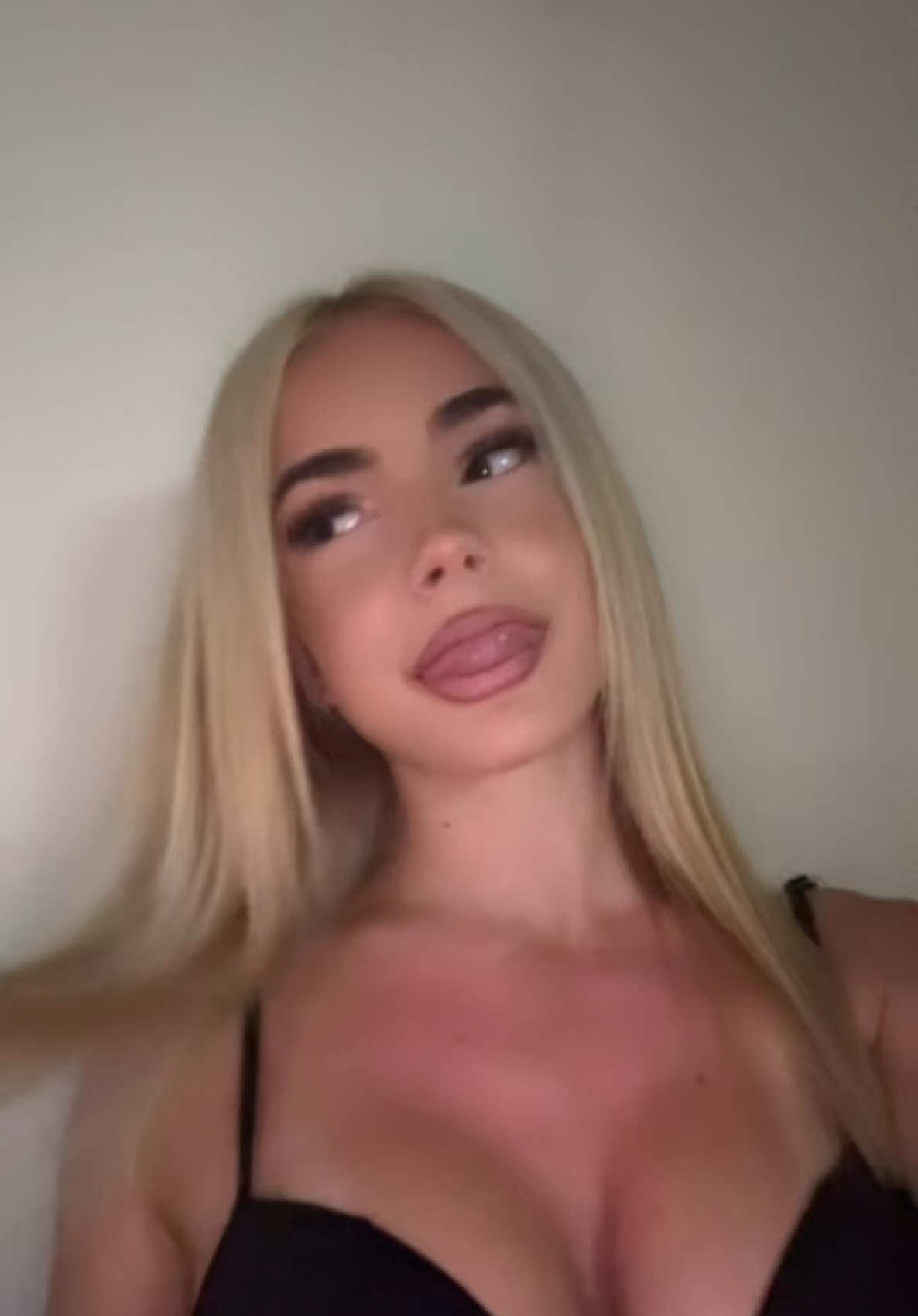 @𝐬𝐧𝐨𝐰𝐛𝐮𝐧𝐧𝐲
