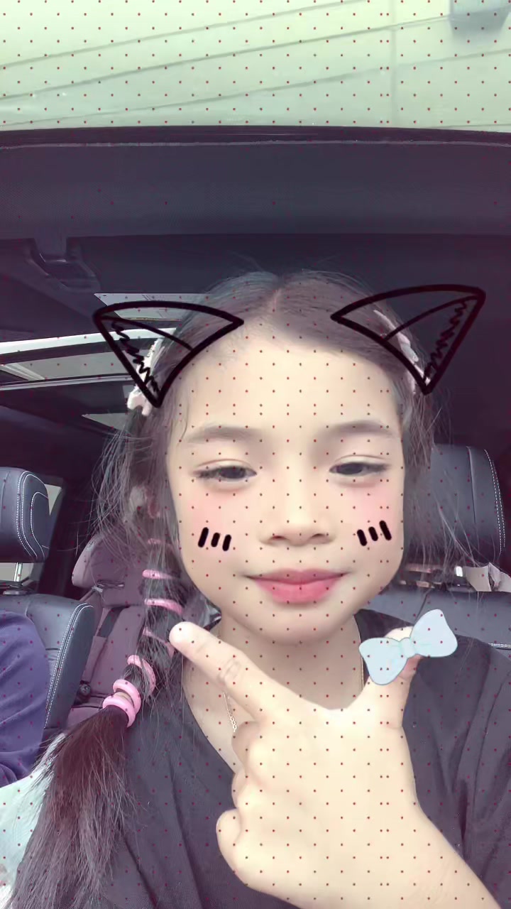 @DHEN ◡̈
