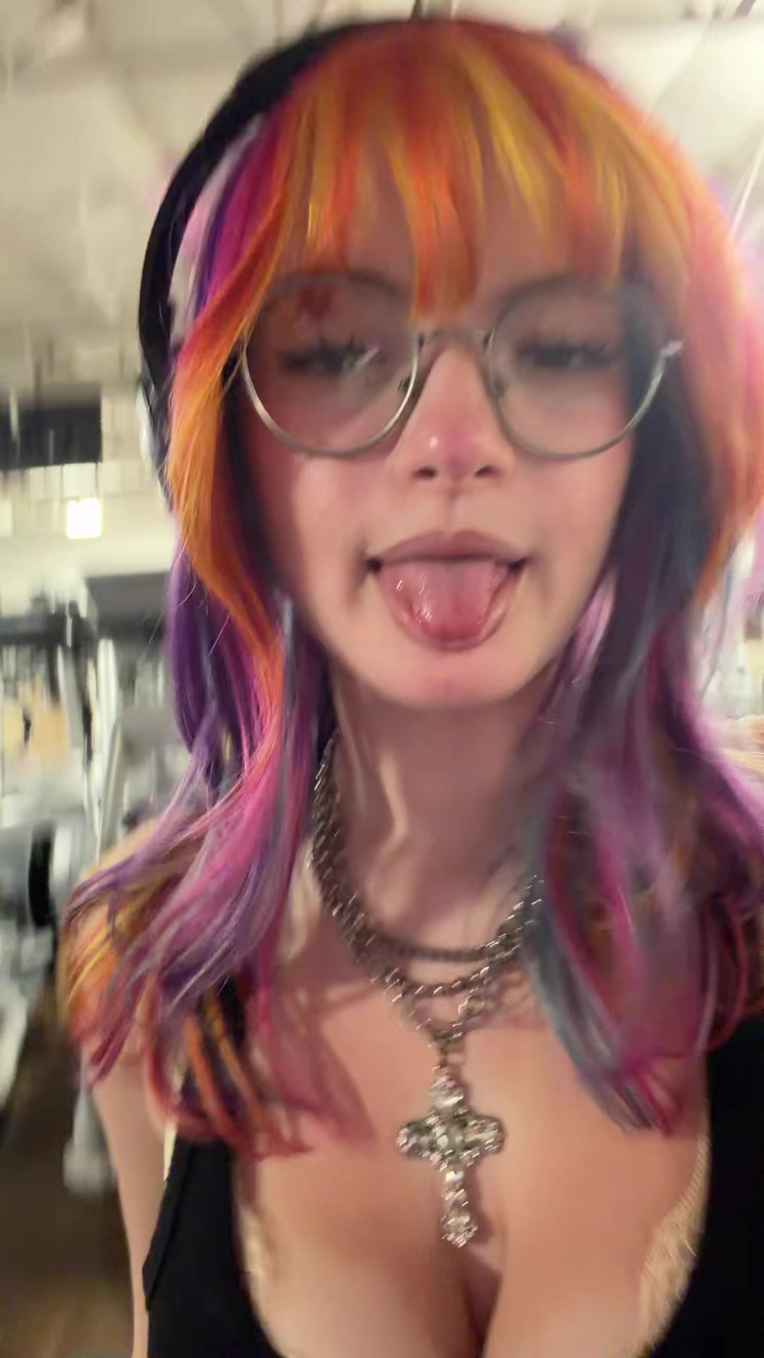 @h🦄