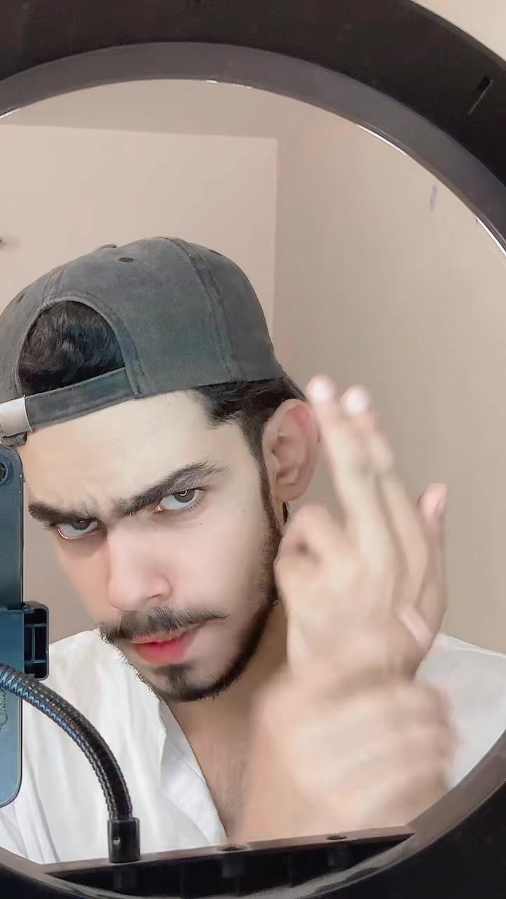 @AK⚡️🏴☠️
