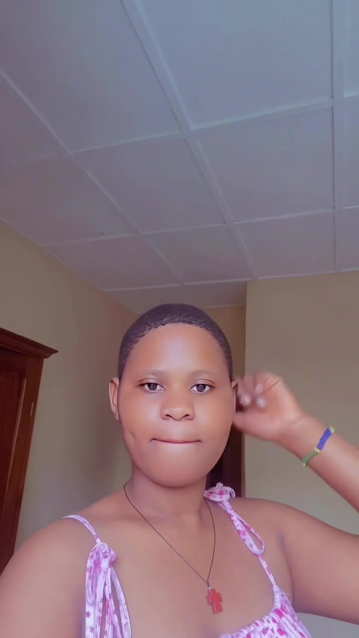 @Adrienne 🌸🦋🇨🇩