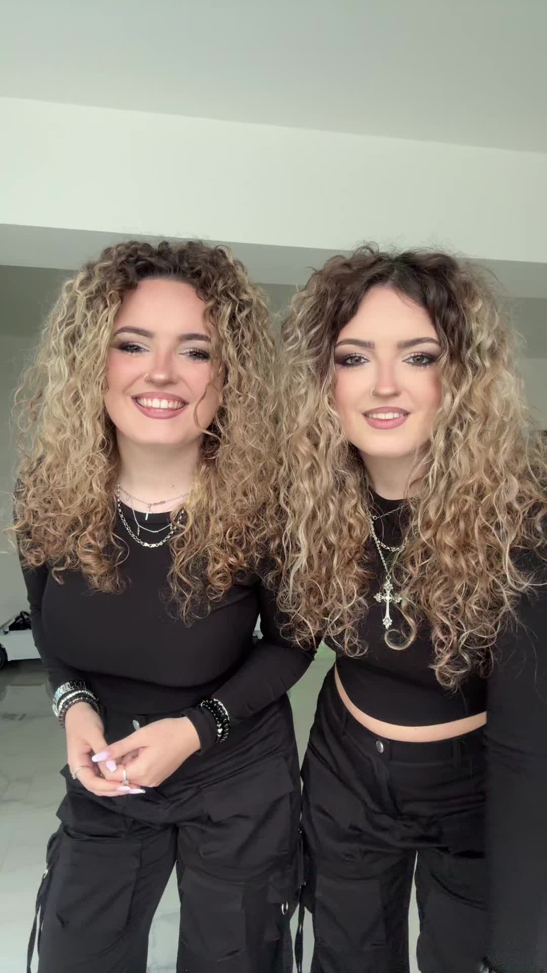 @🖤Ioana&Maria🖤