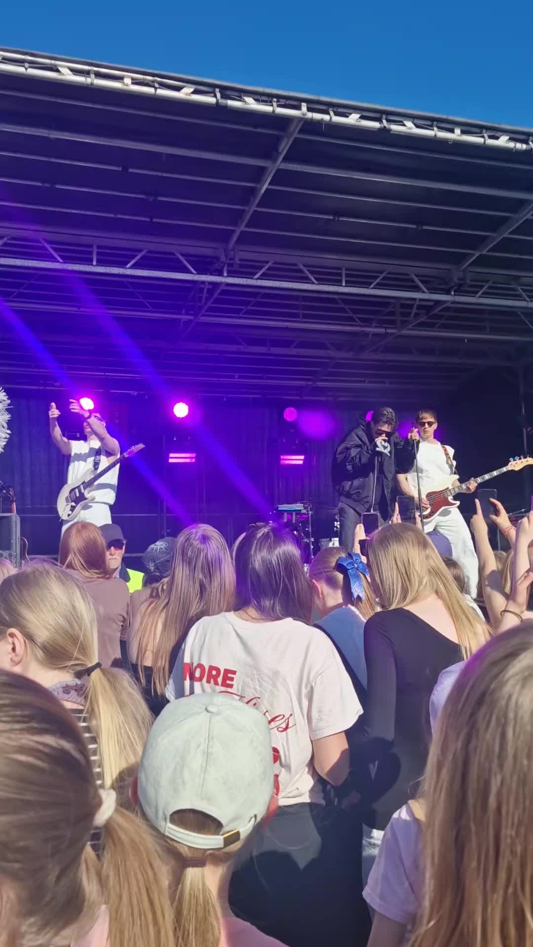 @MustaSyd&auml;n