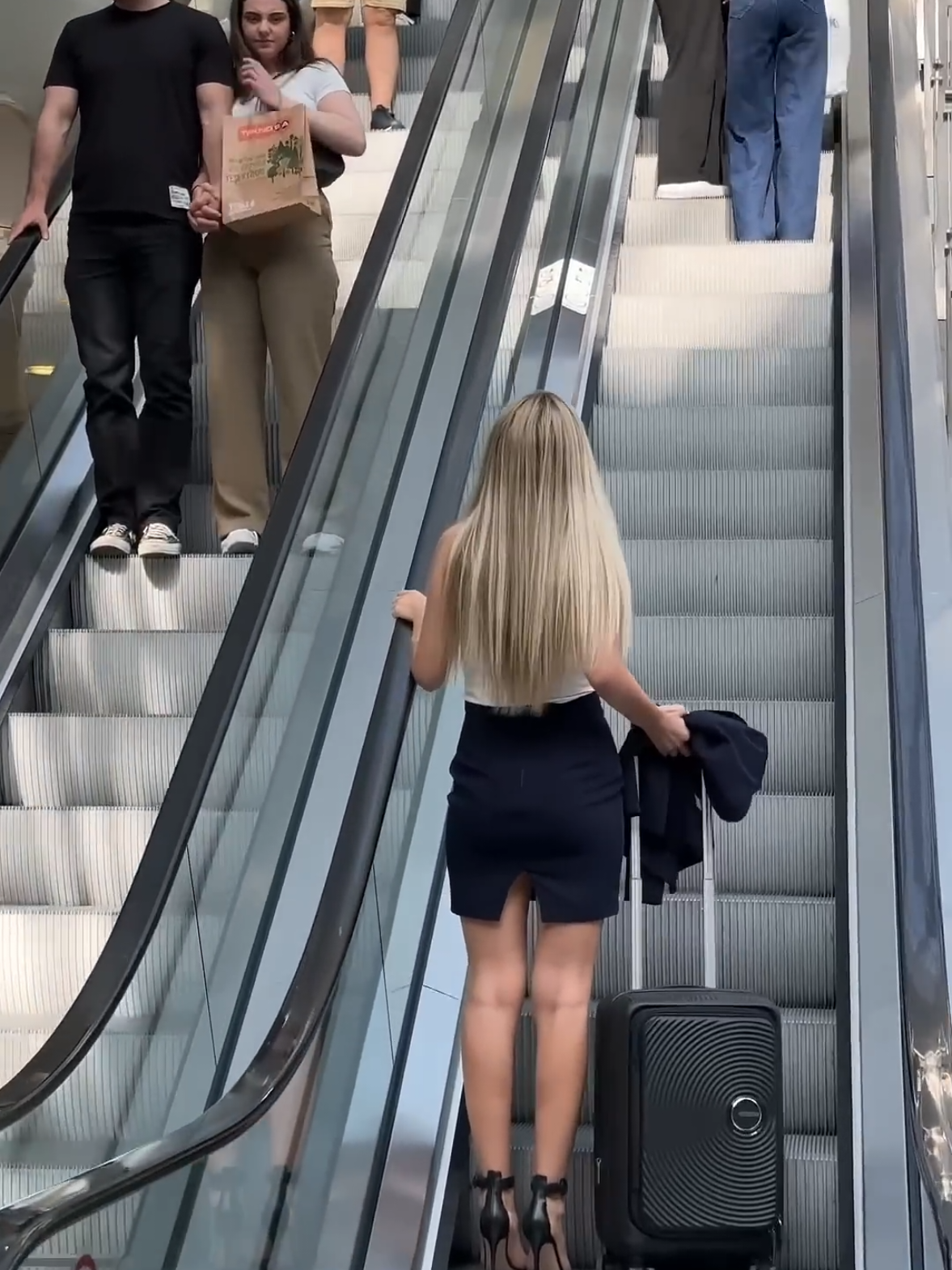 @Ryanair Cabin Crew