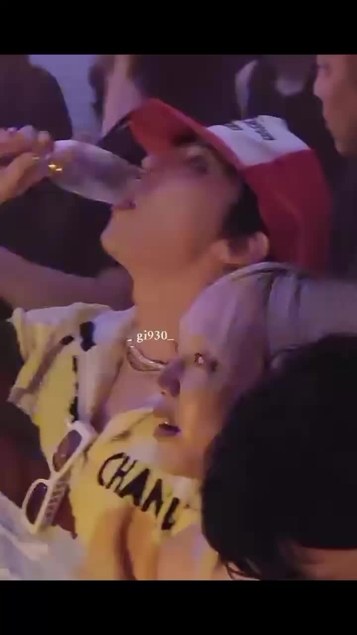 @jiyong my first love love ya