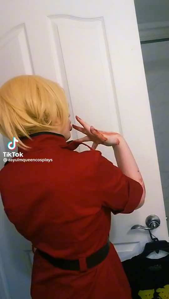 @Asyulmqueencosplay