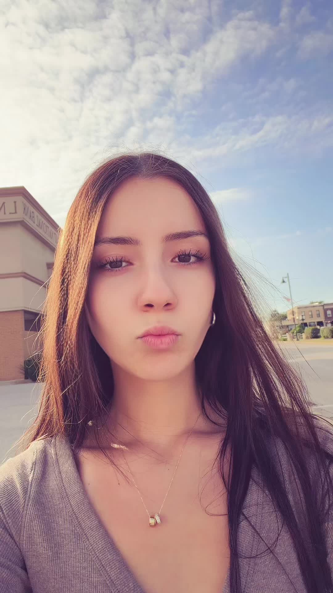 @sativadivalyfe