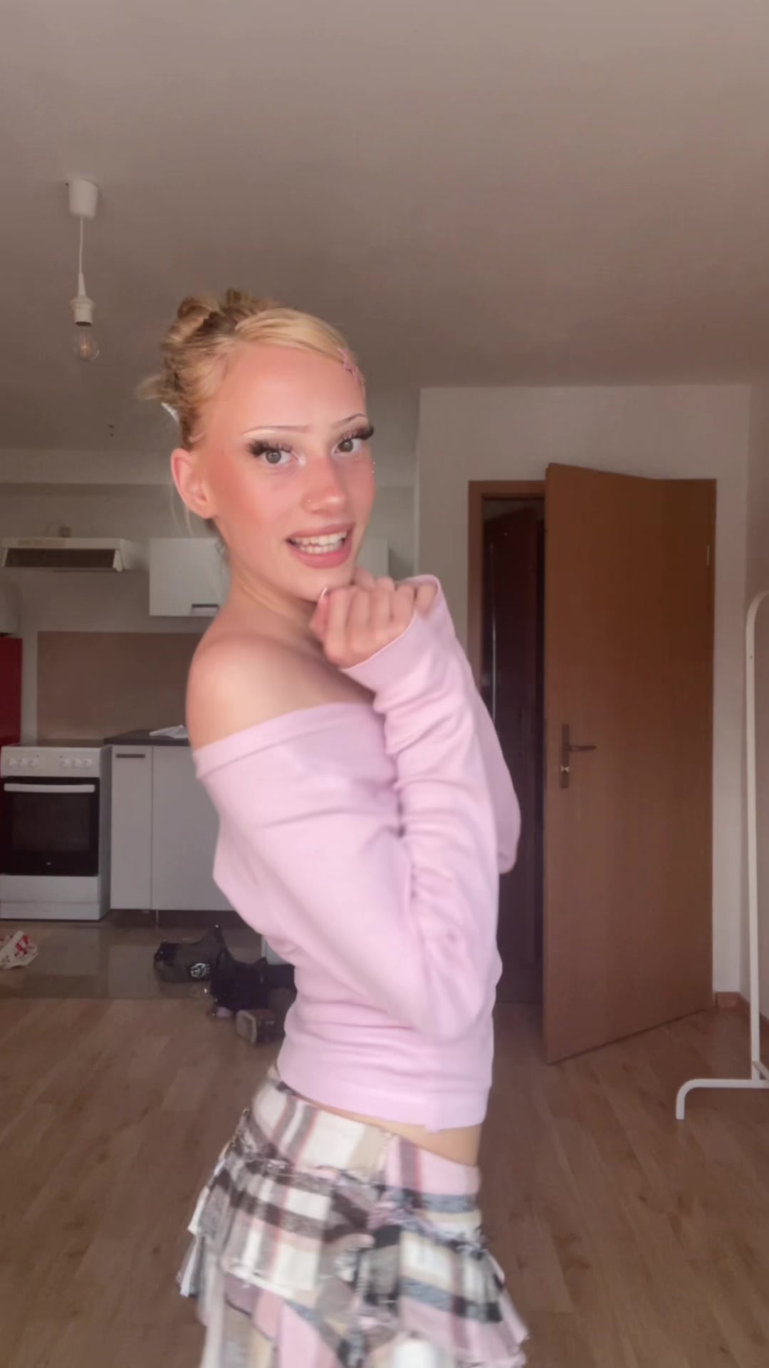 @👸🏼