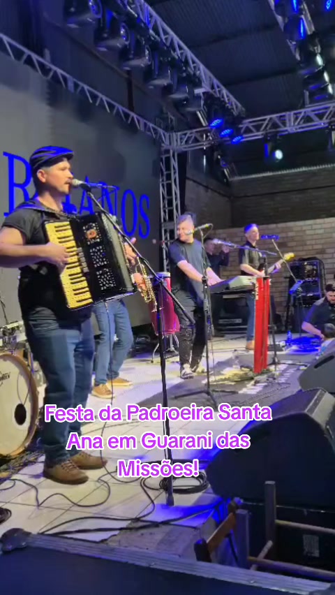 @Três Hermanos
