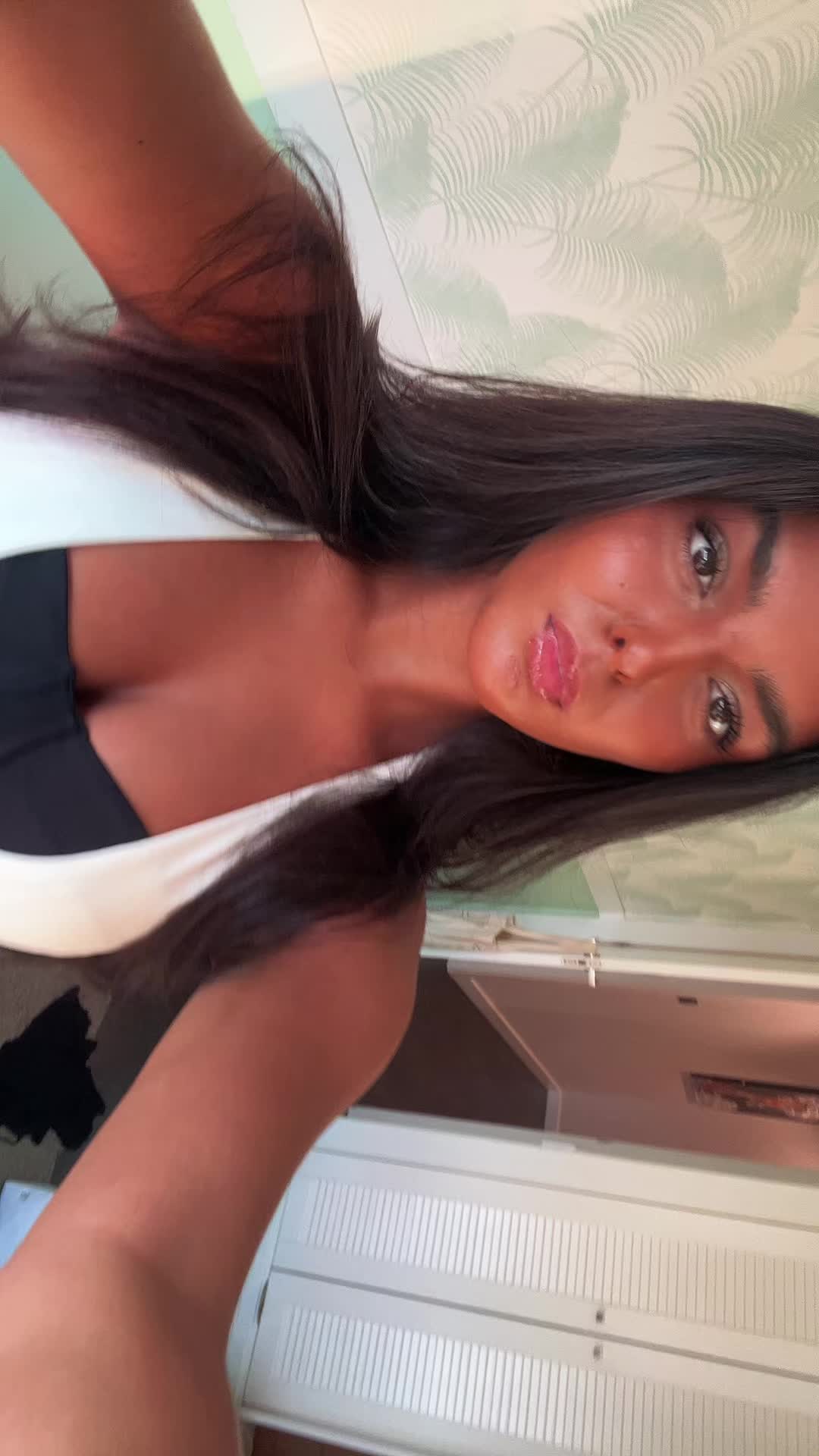 @adrianagago