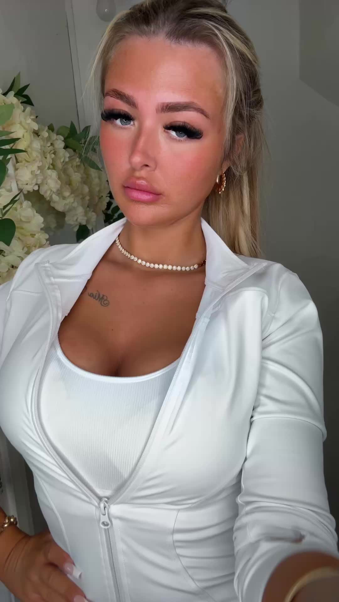 @𝕲𝖊𝖒𝖒𝖆 𝖑𝖔𝖚👑