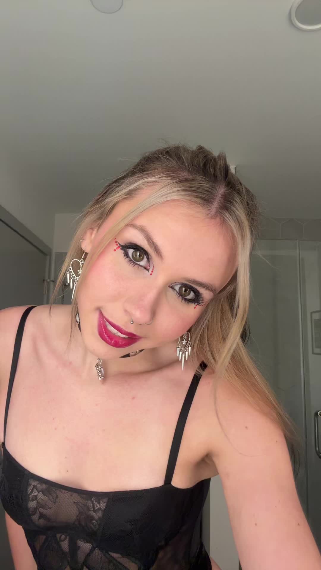 @katiemitchll