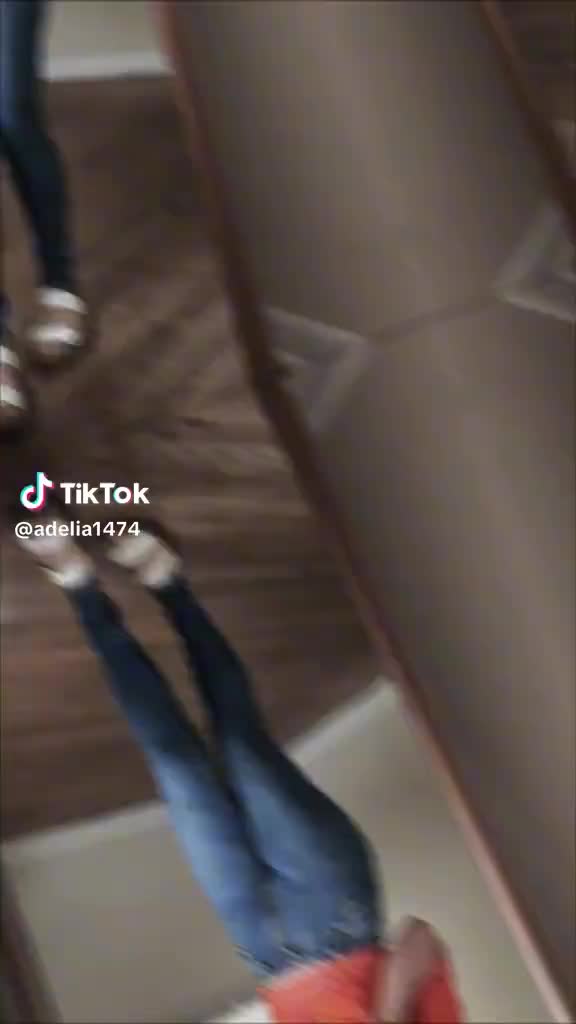 @Adeelia