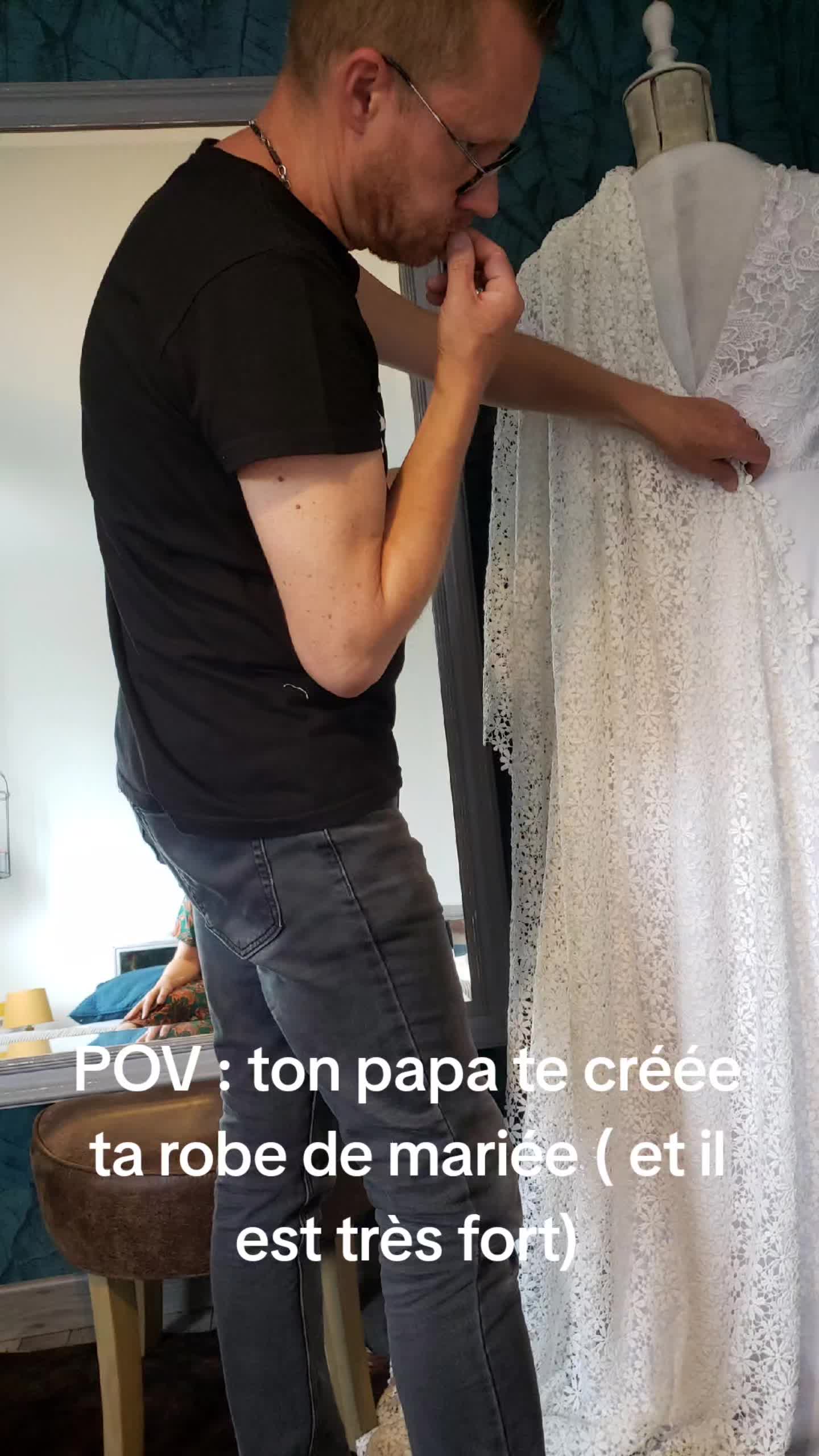 @Oph&eacute;lieJ