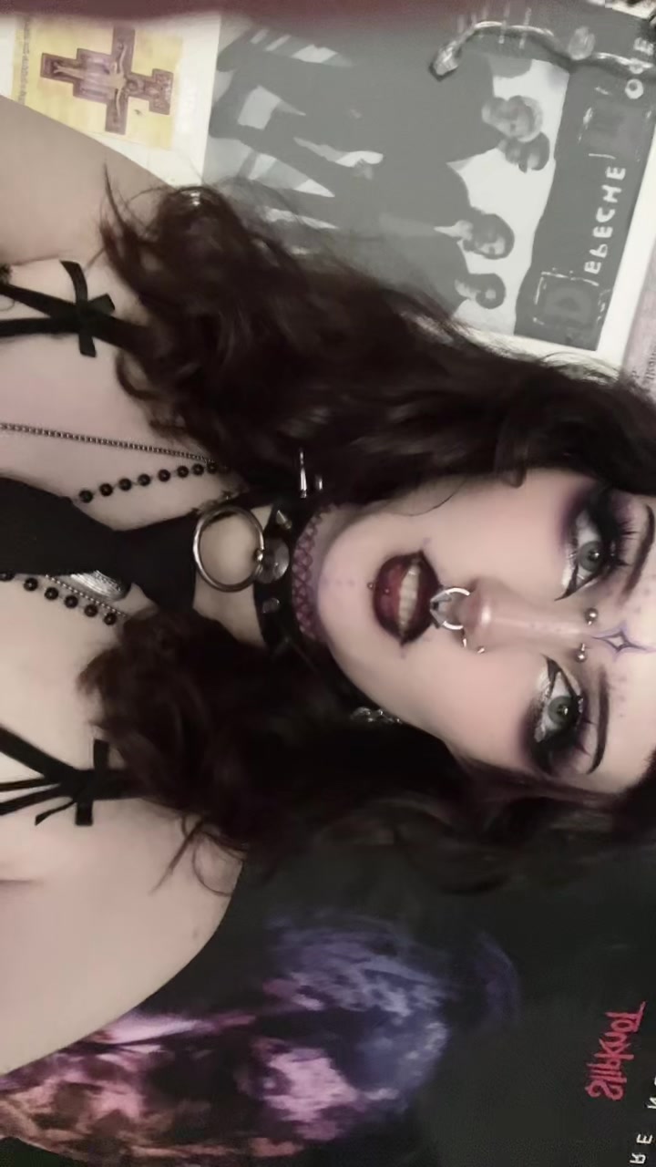 @elvira