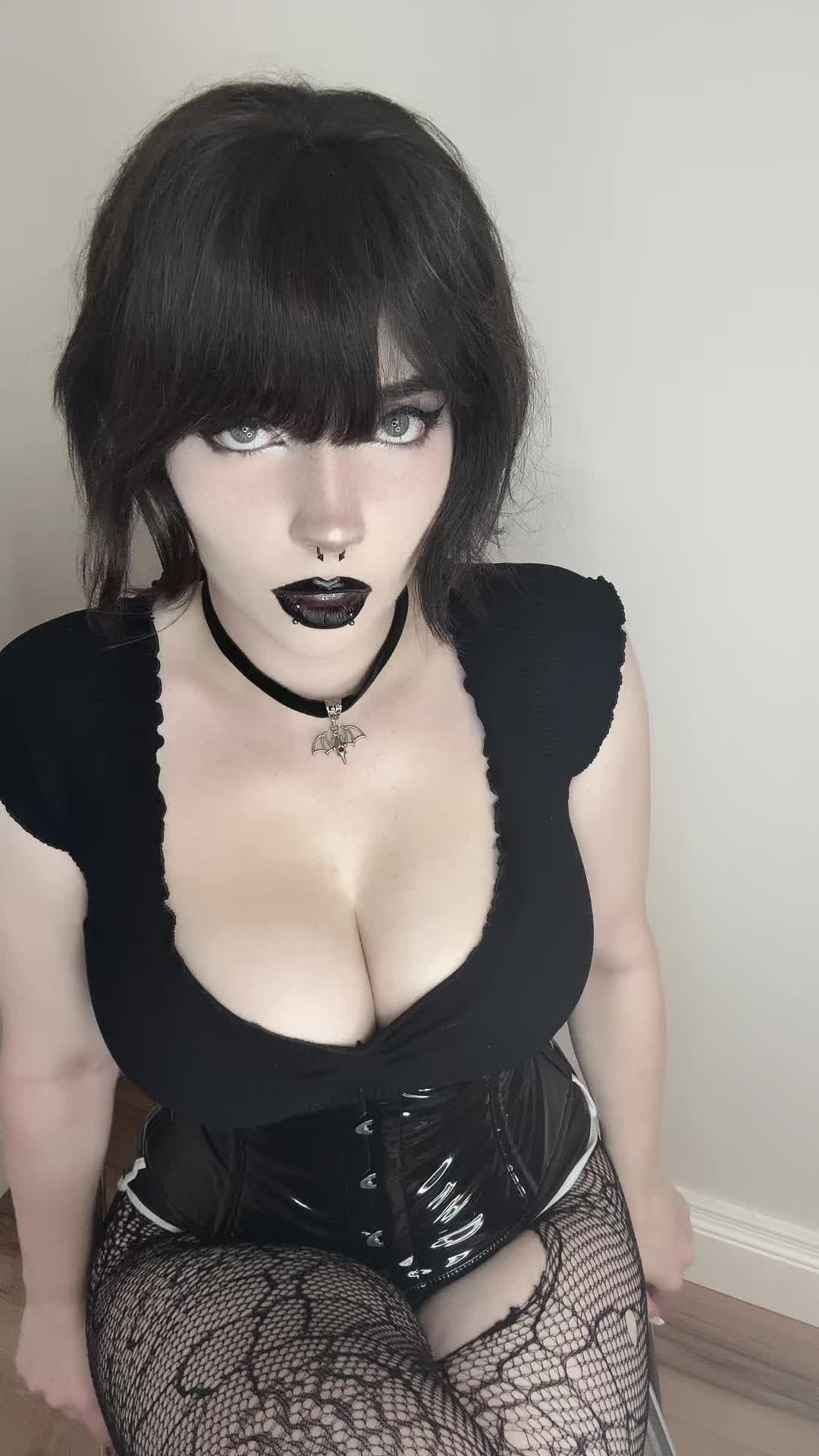 @Cutiegothxo