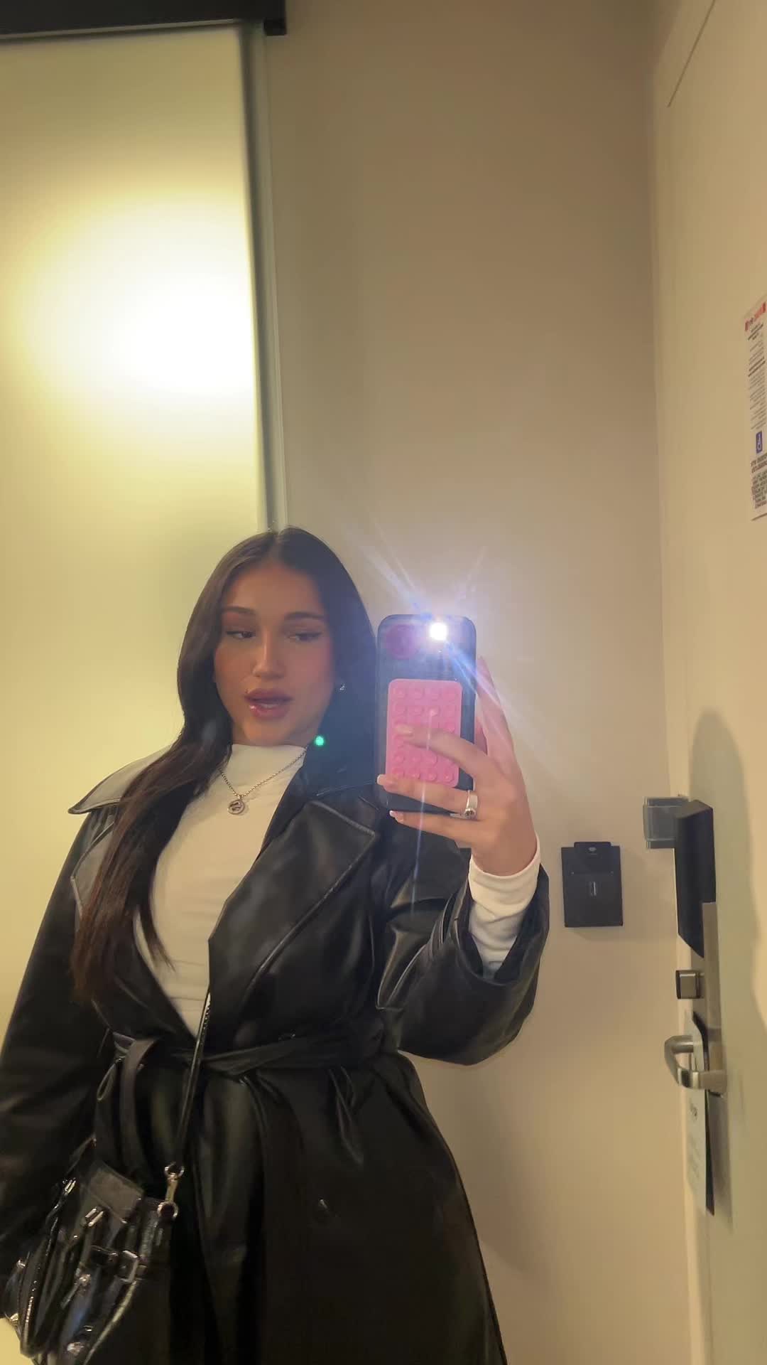 @E S S E🦋