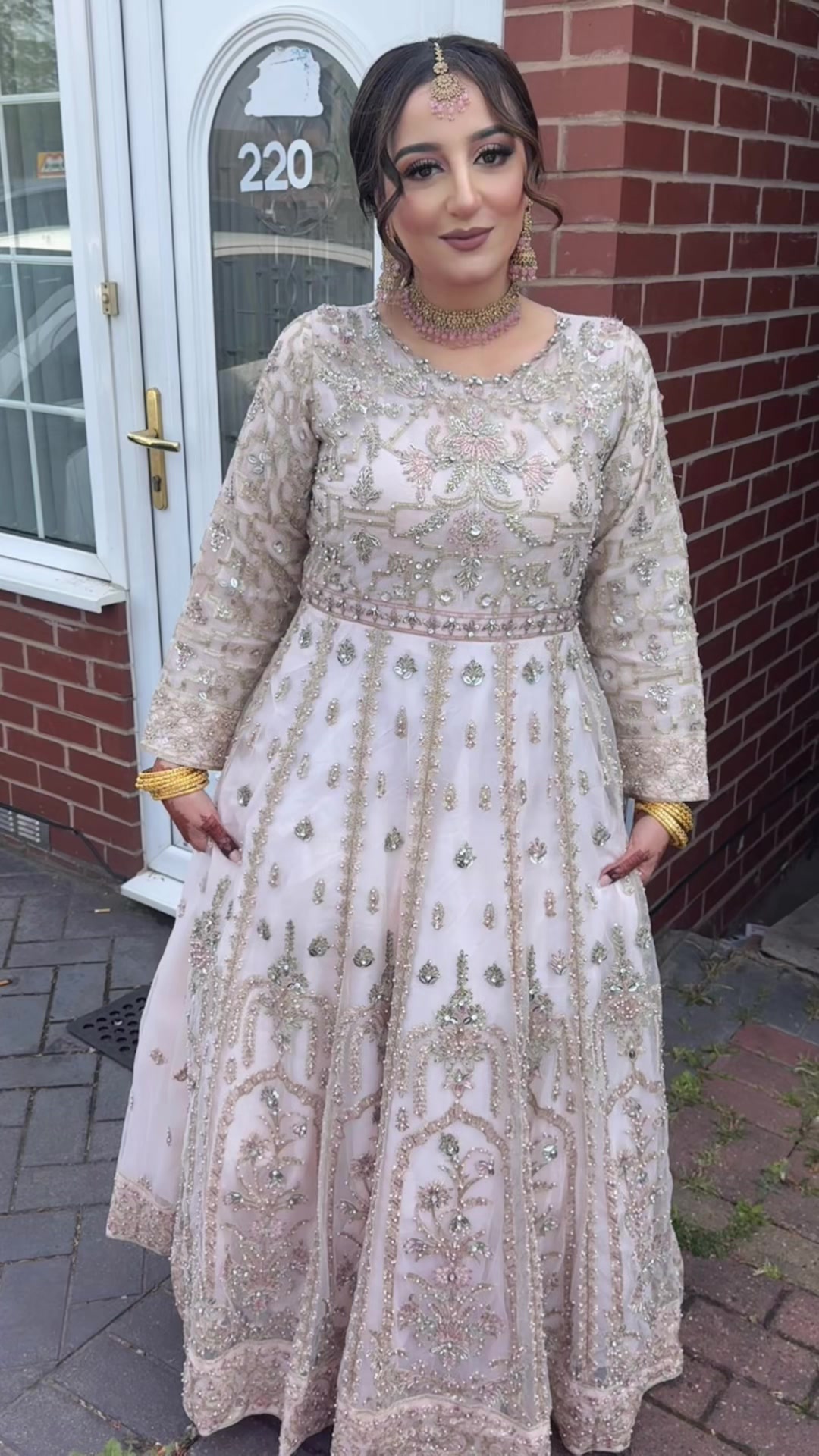 @aishaiqbalmua
