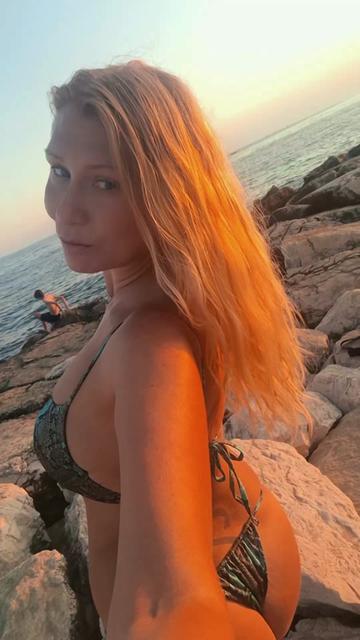 @ElenaLaPerlaOfficial