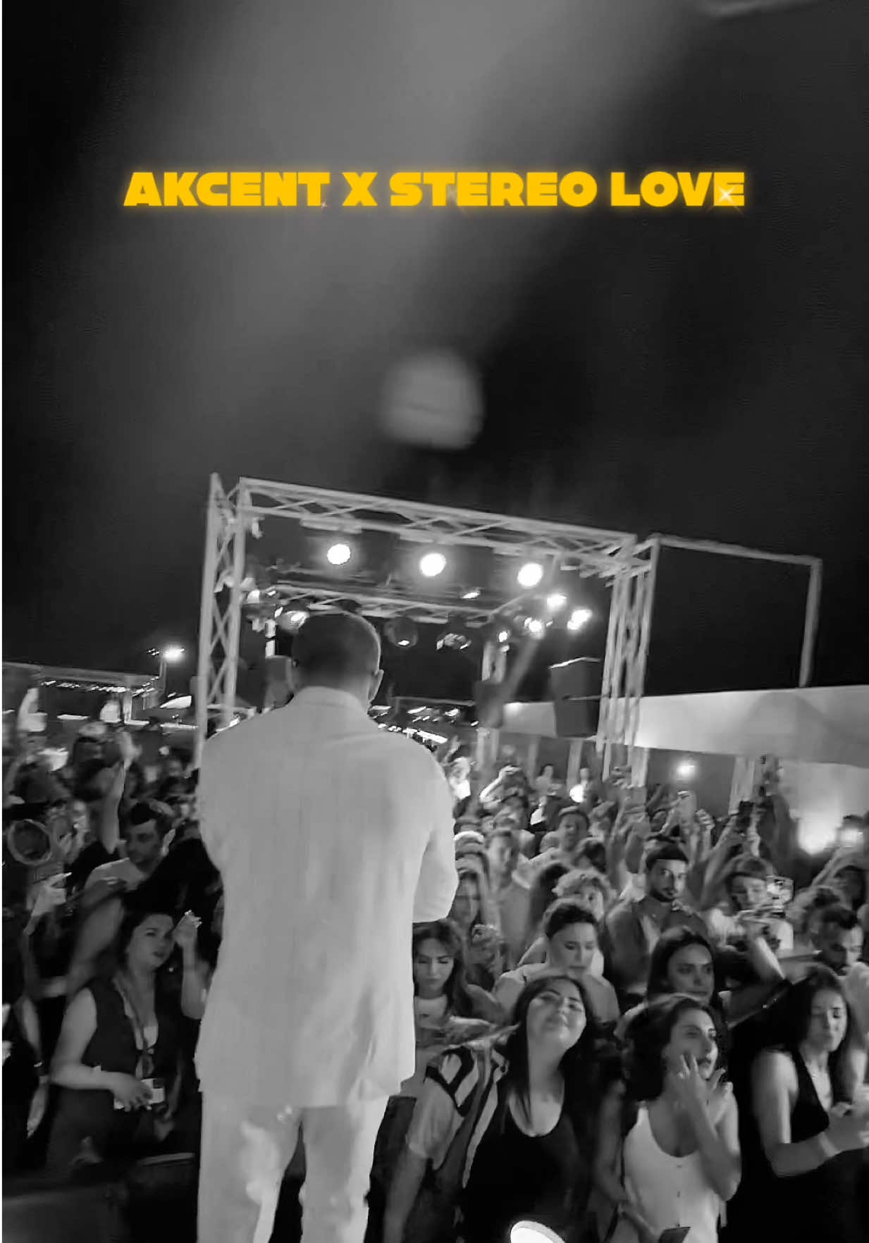 @Akcent