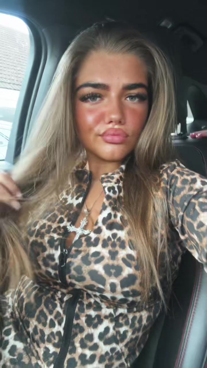 @Emilylouise_lewis_
