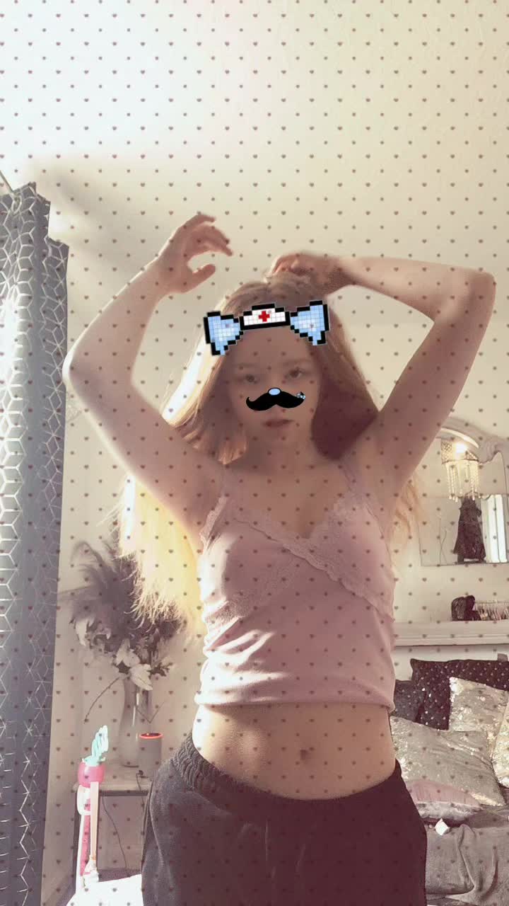@𝓒𝓱𝓪𝓷𝓽𝓮𝓵𝓵𝓮 ❤️