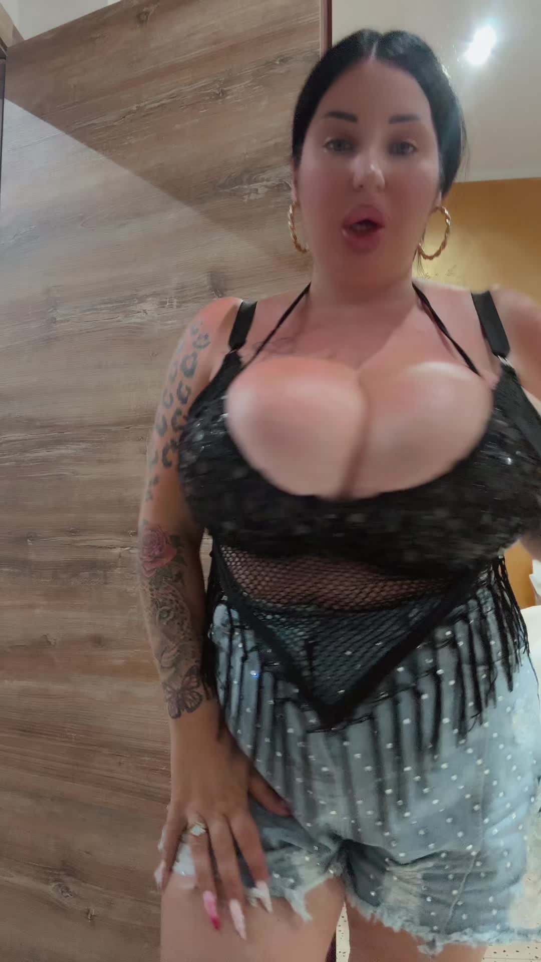 @👑claudy👑