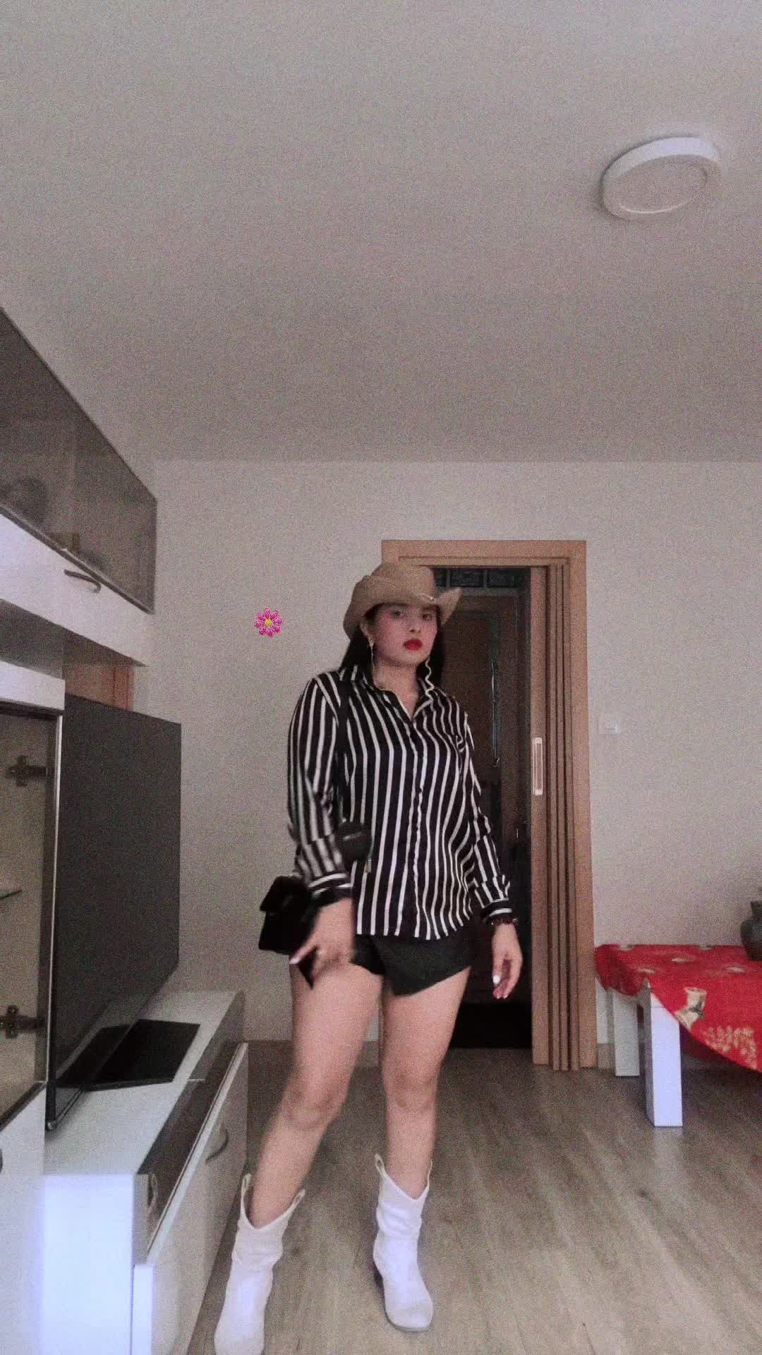 @YISELLEE..💋😍