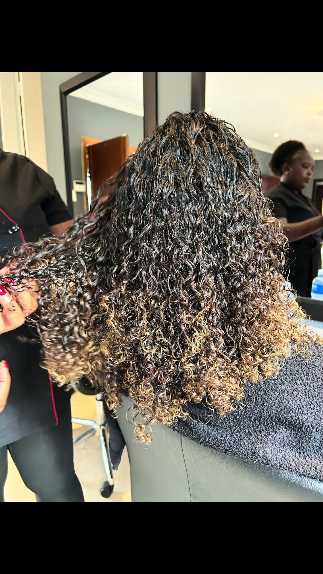 @Noir Hair SA