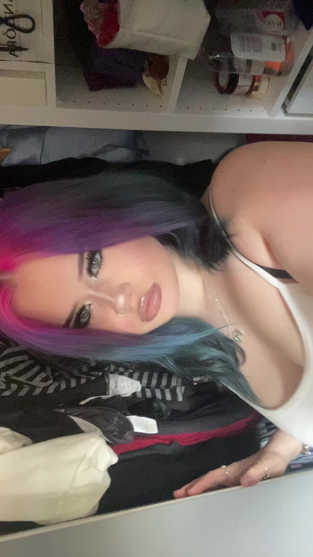 @𝐄 𖣂.