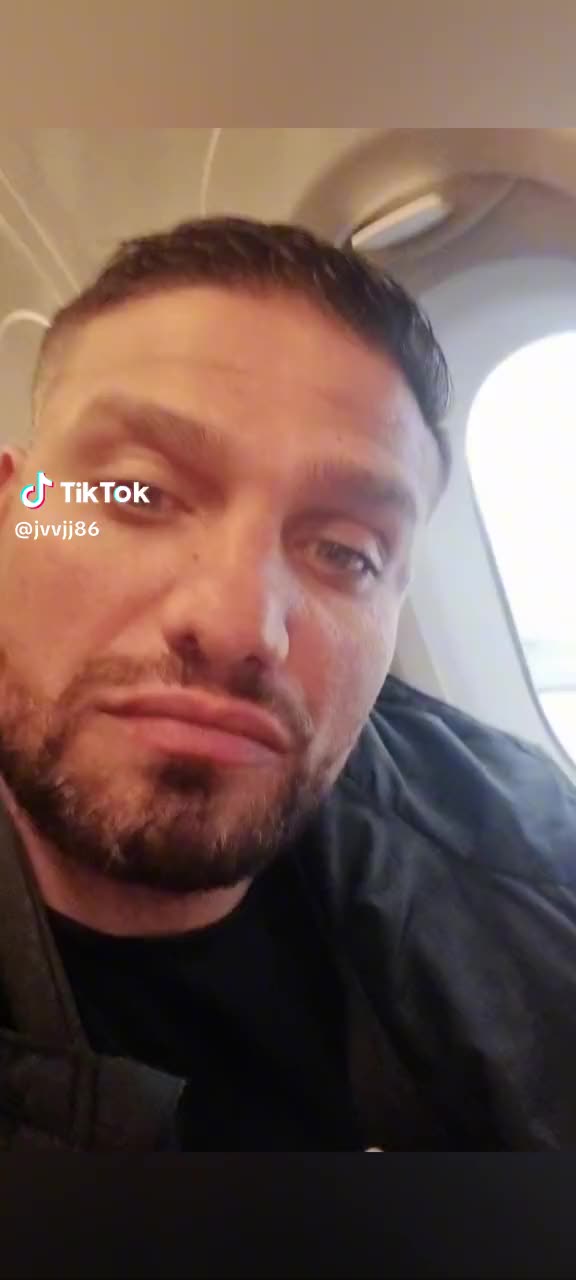 @Viktor J&oacute;n&aacute;s