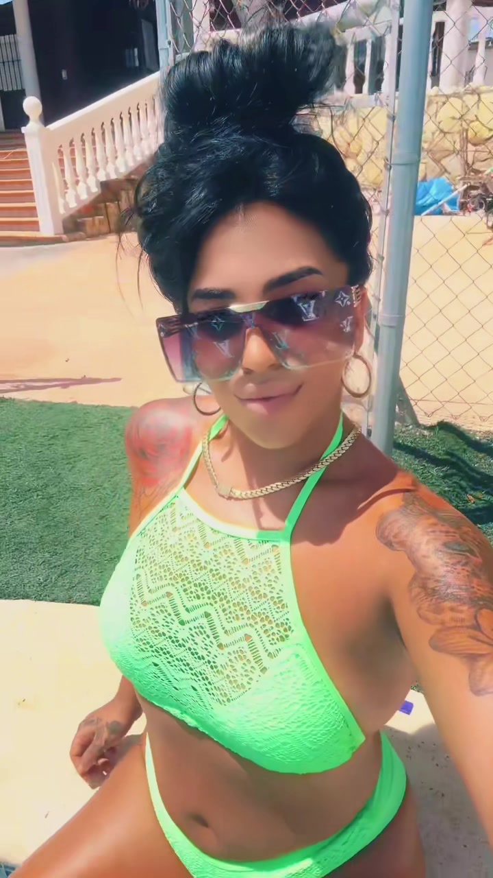 @Laanegraflores