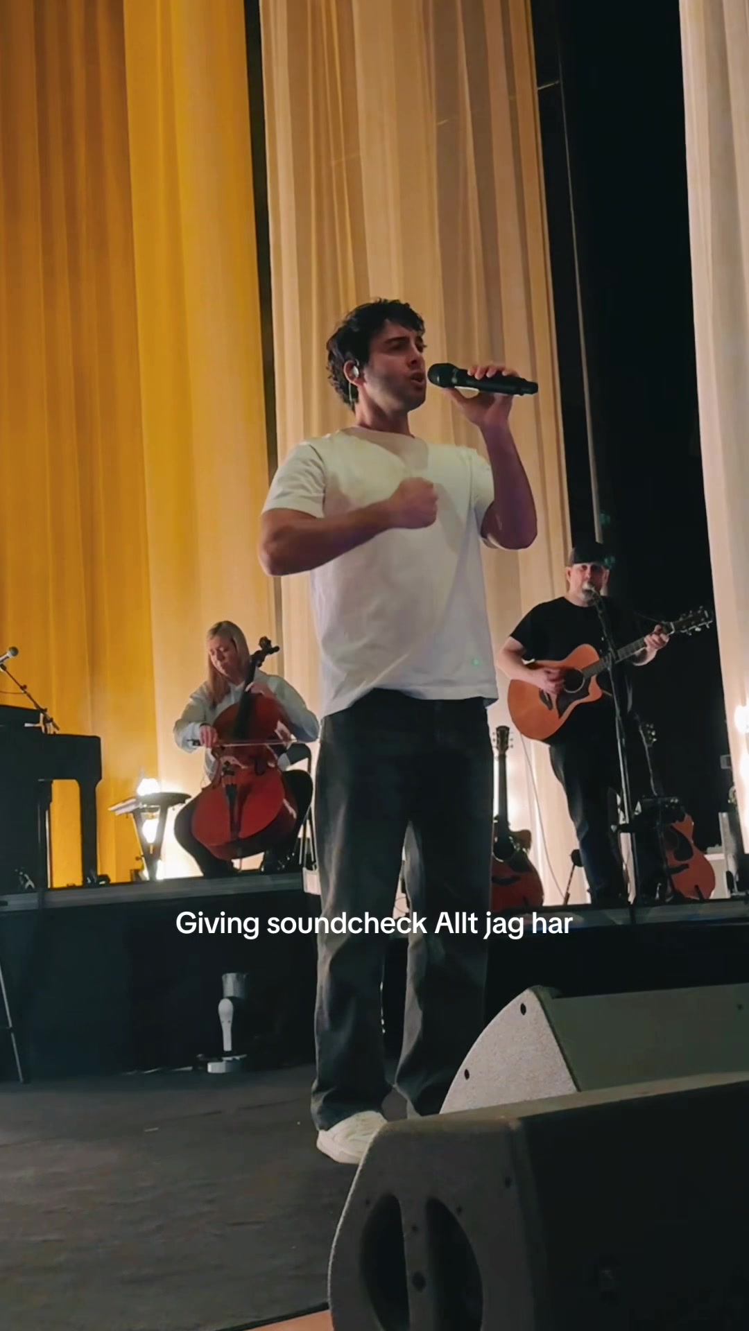@Darin
