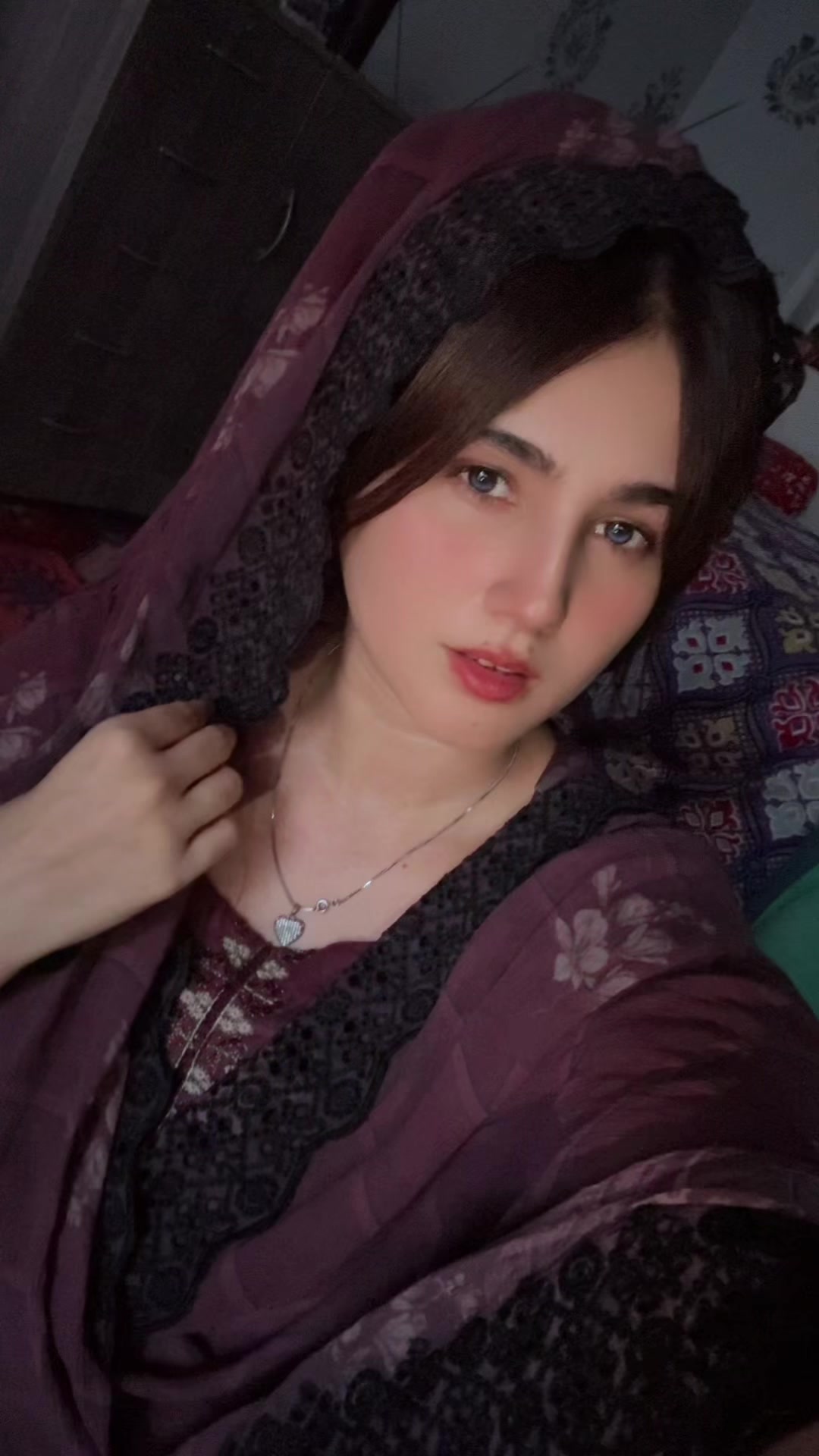@Isha Hashmi.🥀👑