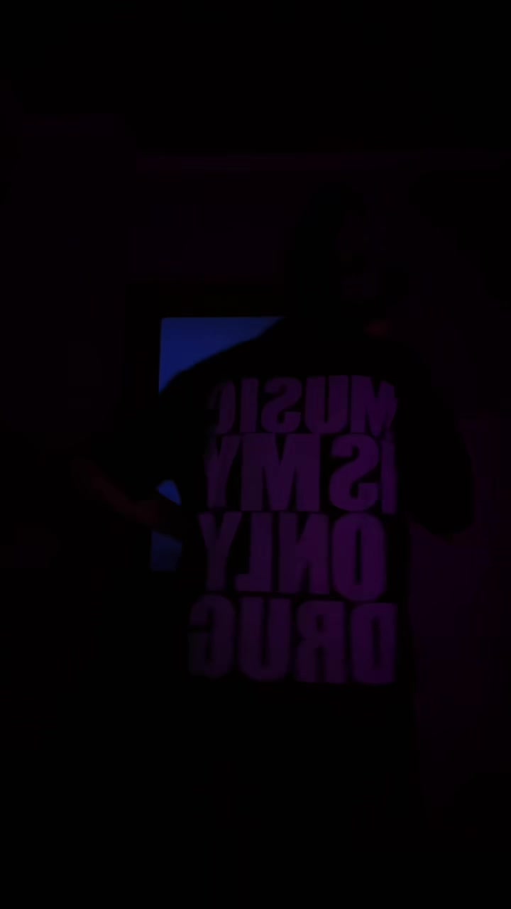 @𖣂