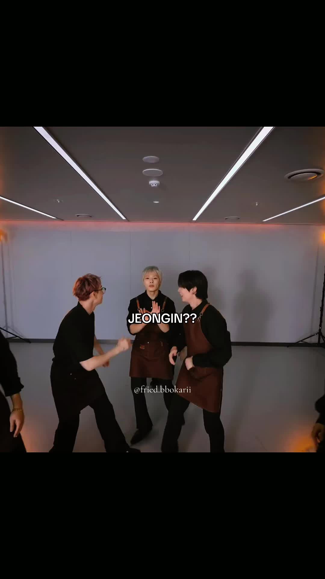 @︎