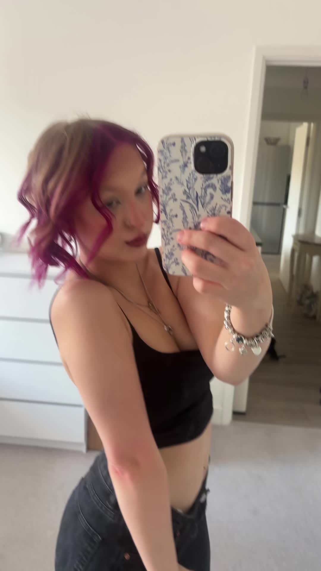 @juls_love