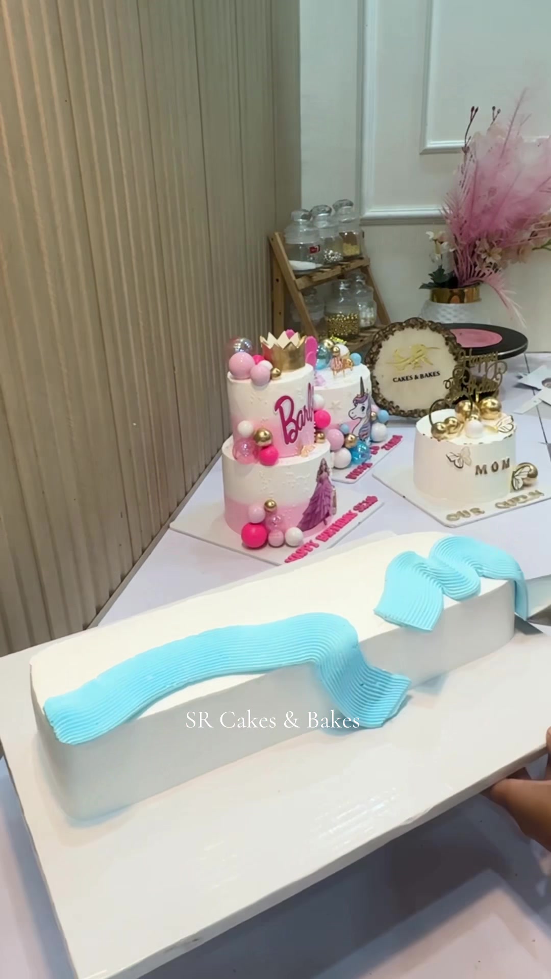 @SR Cakes & Bakes