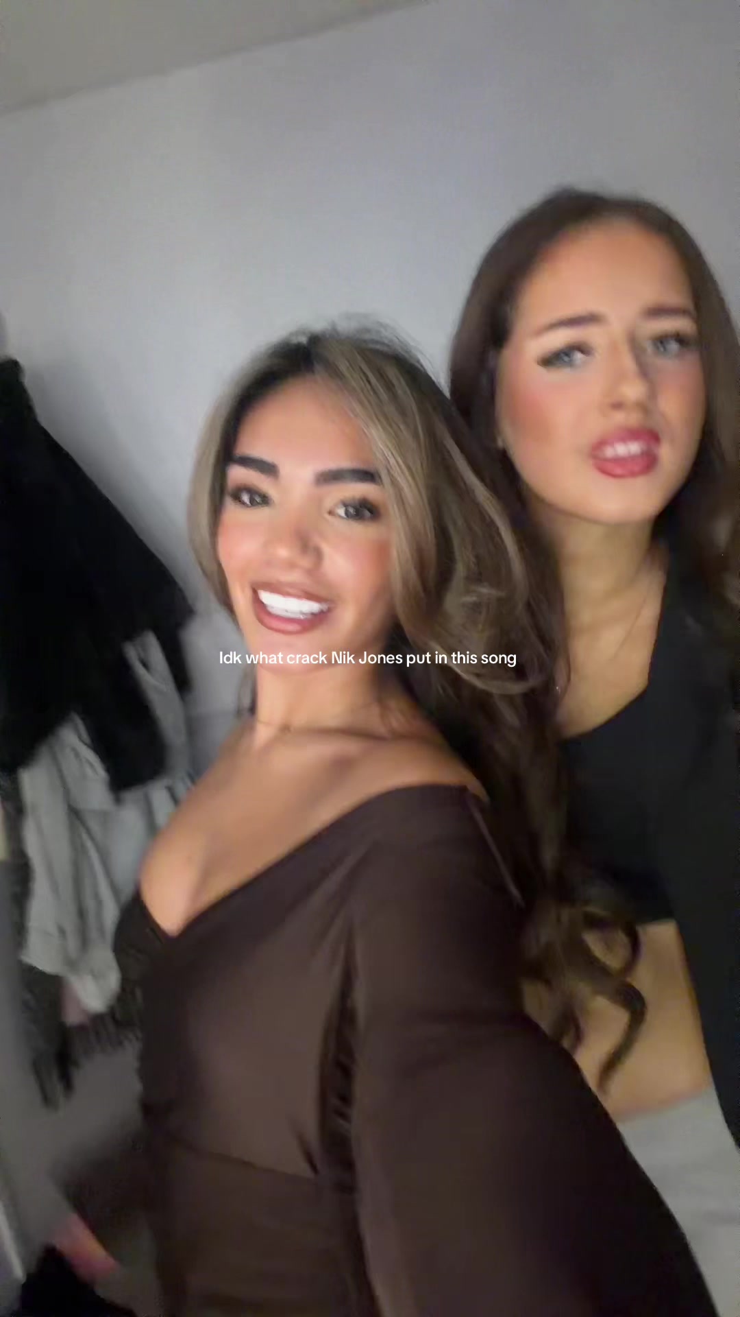 @ellishakarim_