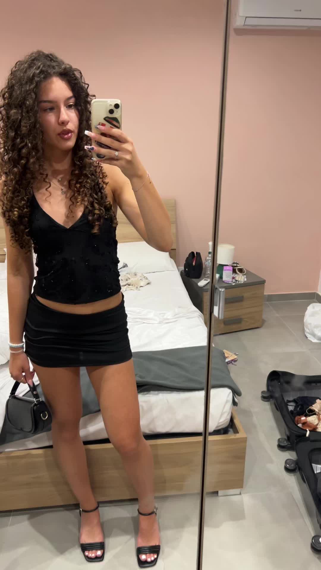 @👤