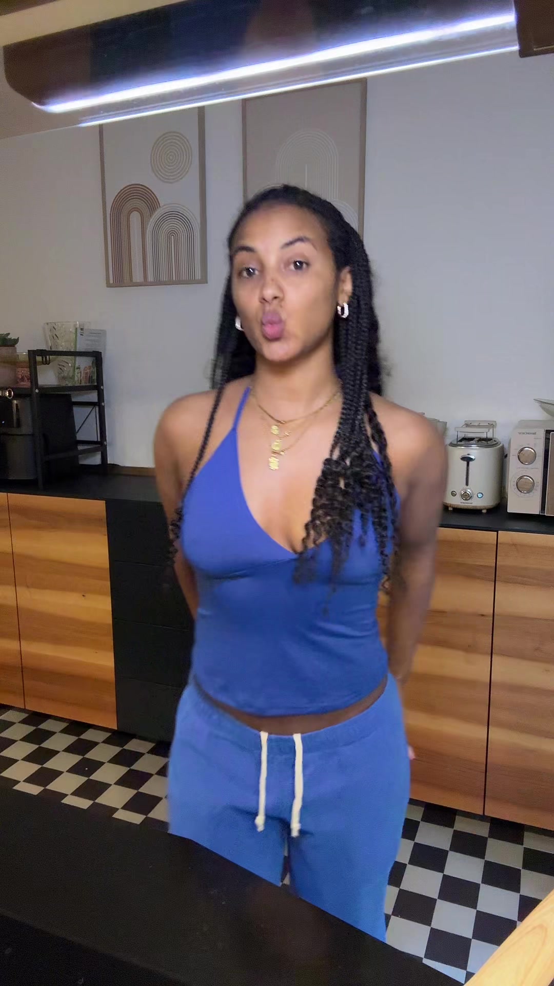 @_j7xqj
