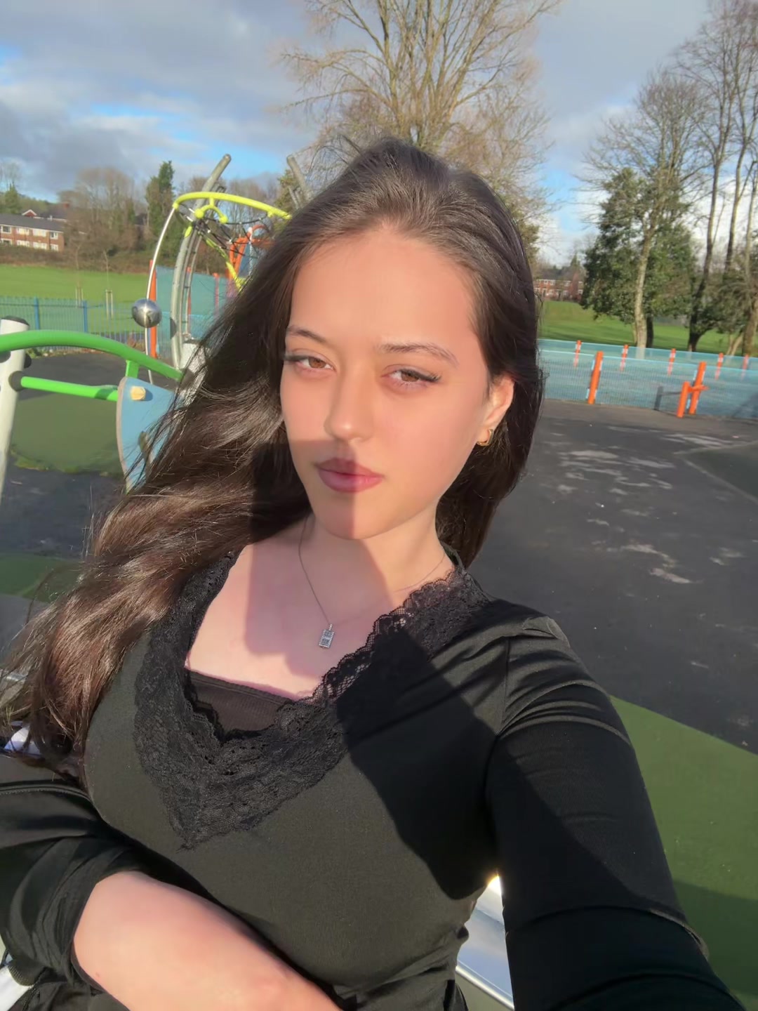 @⃟