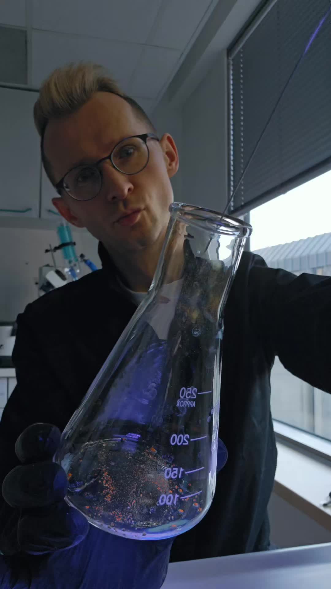 @luminescent_chemist